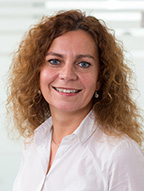 Frau Patricia Tessmer- Höfelmann Zahnmedizinische Fachangestellte Fachwirtin für zahnärztliches Management Frau Patricia Tessmer- Höfelmann Zahnmedizinische Fachangestellte Fachwirtin für zahnärztliches Management